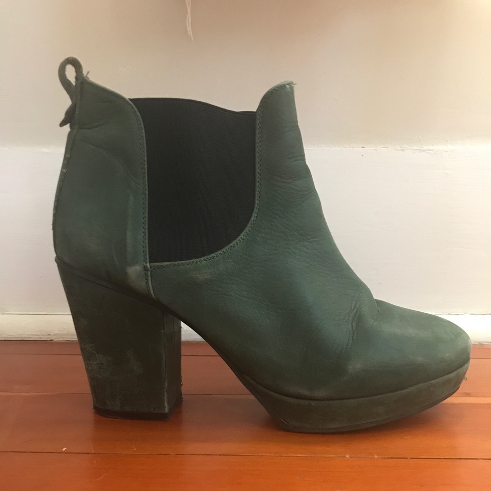 Green leather Chelsea boots block heel Topshop